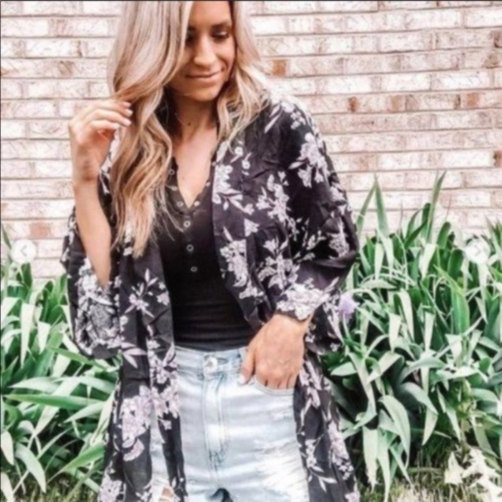 Spiritual Gangster Floral Black White Duster Robe Cardigan size OS